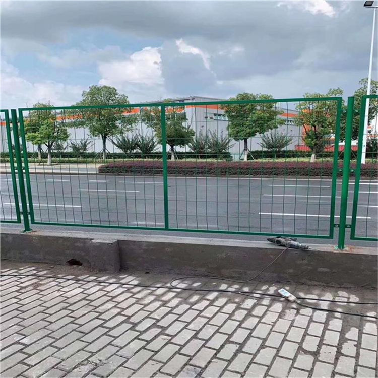 鐵路公路防護(hù)框架護(hù)欄圖片3 鐵路公路防護(hù)框架護(hù)欄圖片3