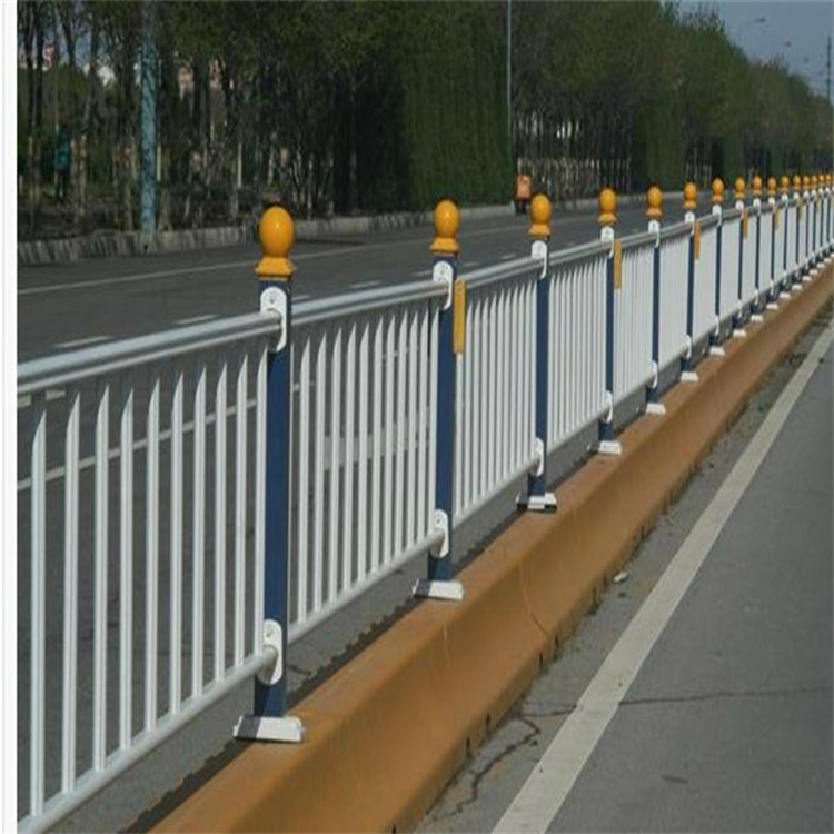 鋅鋼道路護欄圖片1 鋅鋼道路護欄圖片1