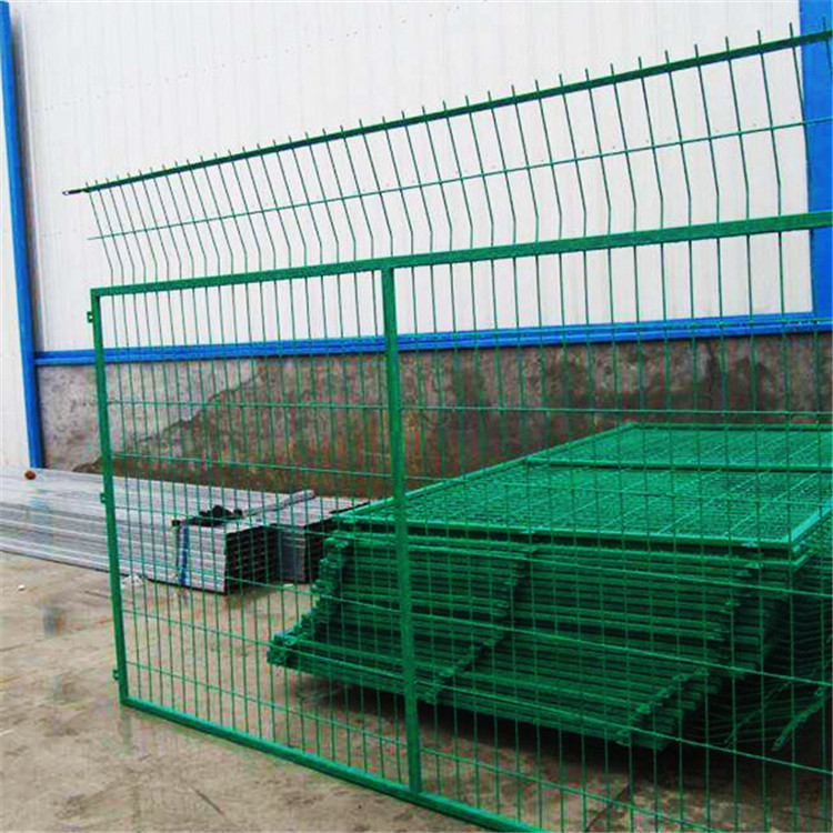 公路框架護(hù)欄網(wǎng)圖片3 公路框架護(hù)欄網(wǎng)圖片3