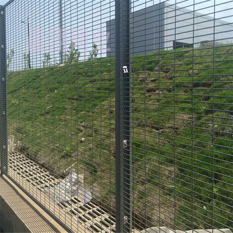 強(qiáng)制隔離戒毒所鋼網(wǎng)墻圖片2 強(qiáng)制隔離戒毒所鋼網(wǎng)墻圖片2