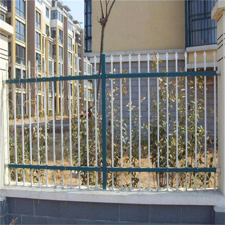 庭院鋅鋼草坪護(hù)欄圖片1 庭院鋅鋼草坪護(hù)欄圖片1