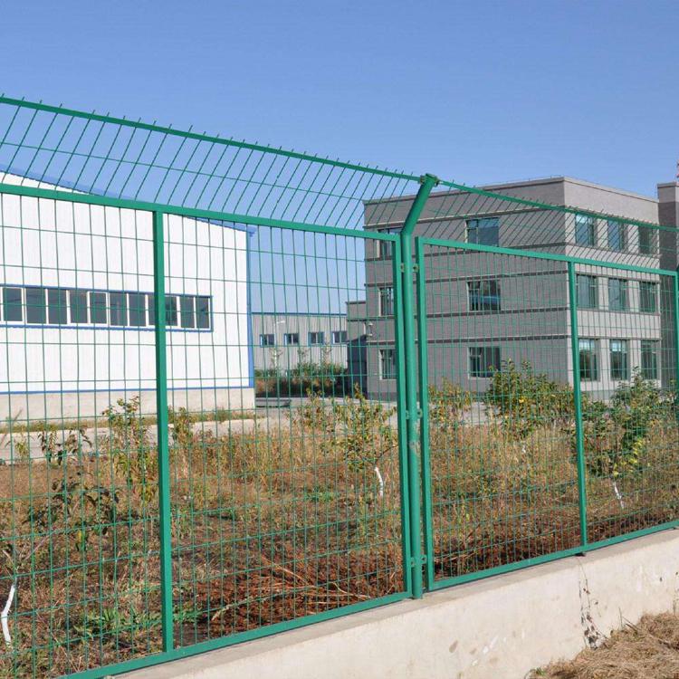 公路防攀爬護欄網(wǎng)圖片3  公路防攀爬護欄網(wǎng)圖片3