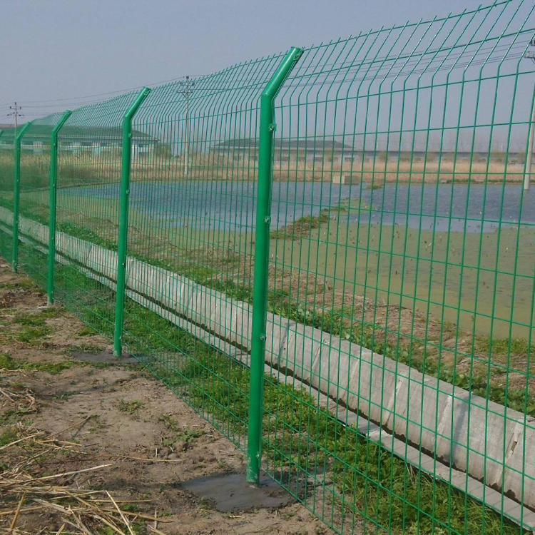 采摘園圍墻雙邊絲護(hù)欄圖片4 采摘園圍墻雙邊絲護(hù)欄圖片4