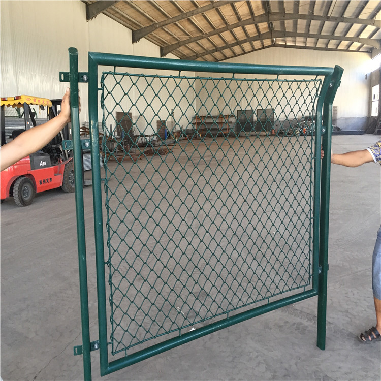 學(xué)?；@球場圍網(wǎng)圖片4