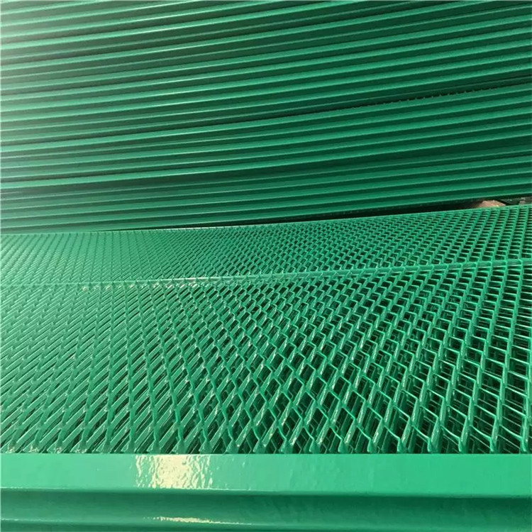 鋼板護(hù)欄圖片2 鋼板護(hù)欄圖片2