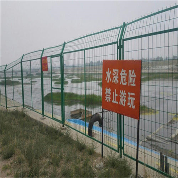 農(nóng)場圈地圍欄網(wǎng)圖片3 農(nóng)場圈地圍欄網(wǎng)圖片3