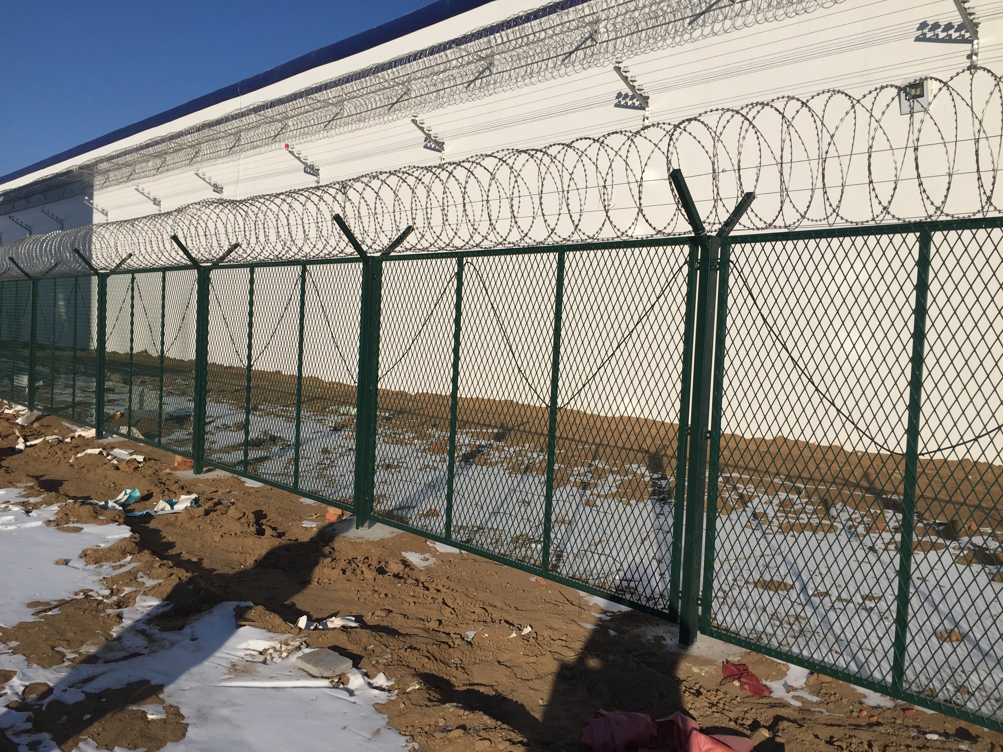 鋼板網(wǎng)護(hù)欄網(wǎng)	圖片3