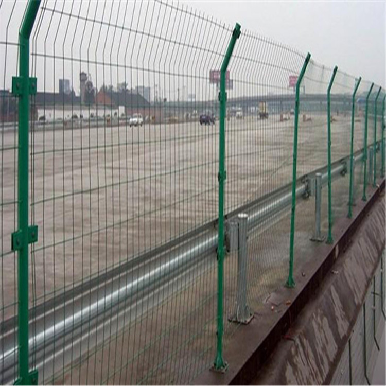 河北鐵絲圍網(wǎng)圖片3 河北鐵絲圍網(wǎng)圖片3